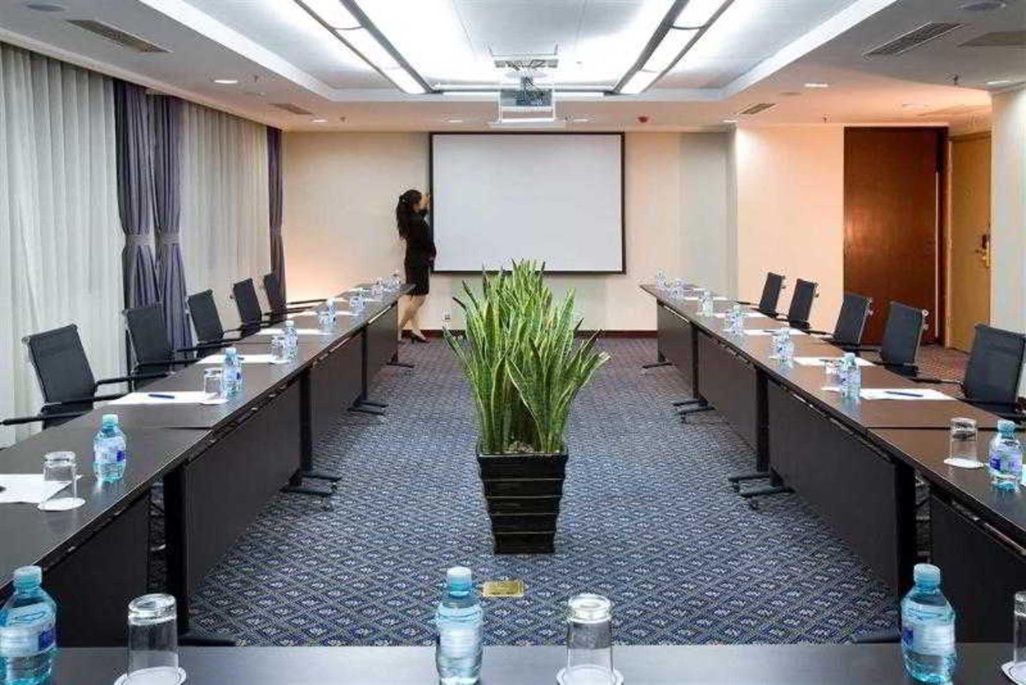 Hotel Xinqiao 4*