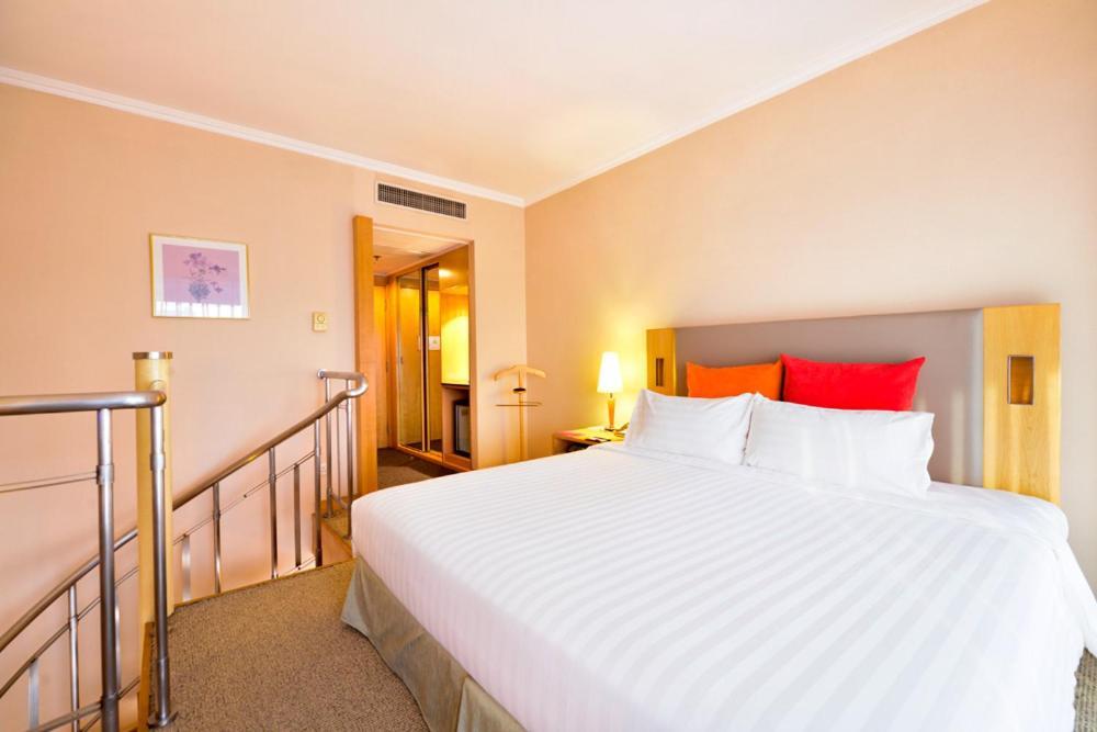 Xinqiao Hotel 4*